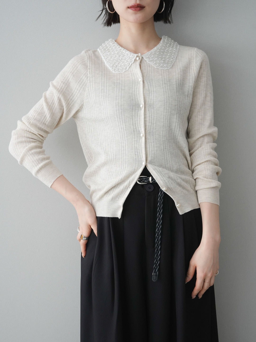 [予約]ビジュー襟パールボタンニットカーディガン/ivory