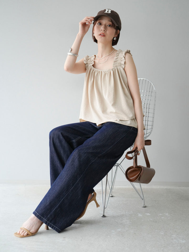 [SET] 縮肩喇叭背心 + 臀部設計牛仔褲 (2 件套)