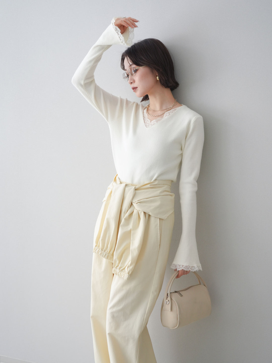 [予約]レースドッキングVネックニットトップス/white