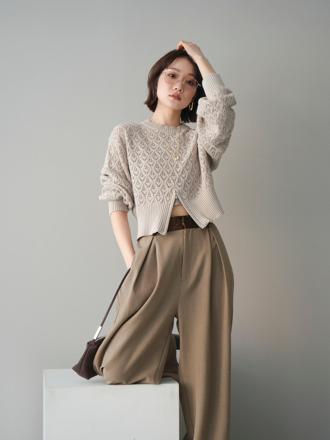 [予約]透かし編みフロントジップスリットニットプルオーバー/lightbeige