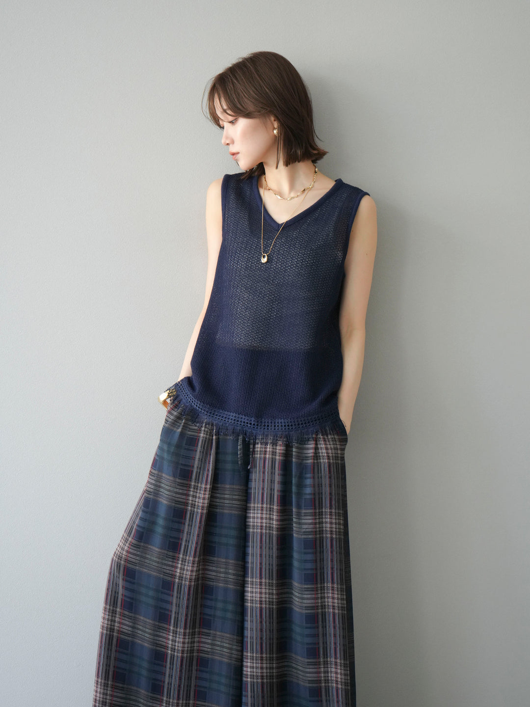 [予約]裾フリンジVネックニットタンクトップアンサンブル/ネイビー