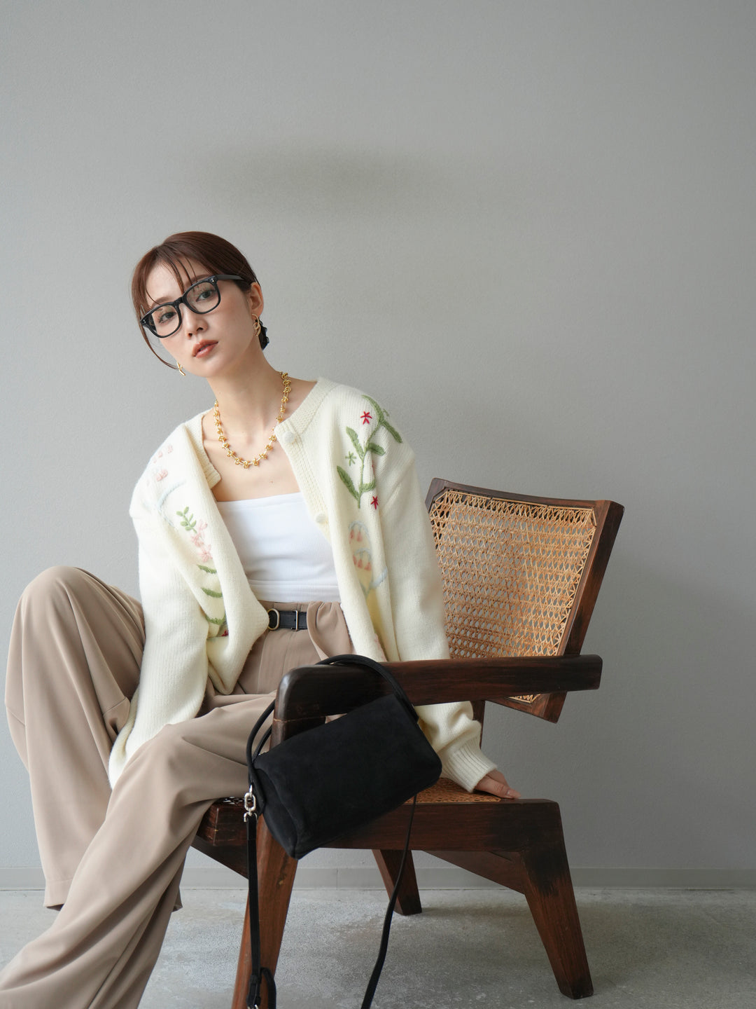 [予約]フラワー刺繍ニットカーディガン/オフ