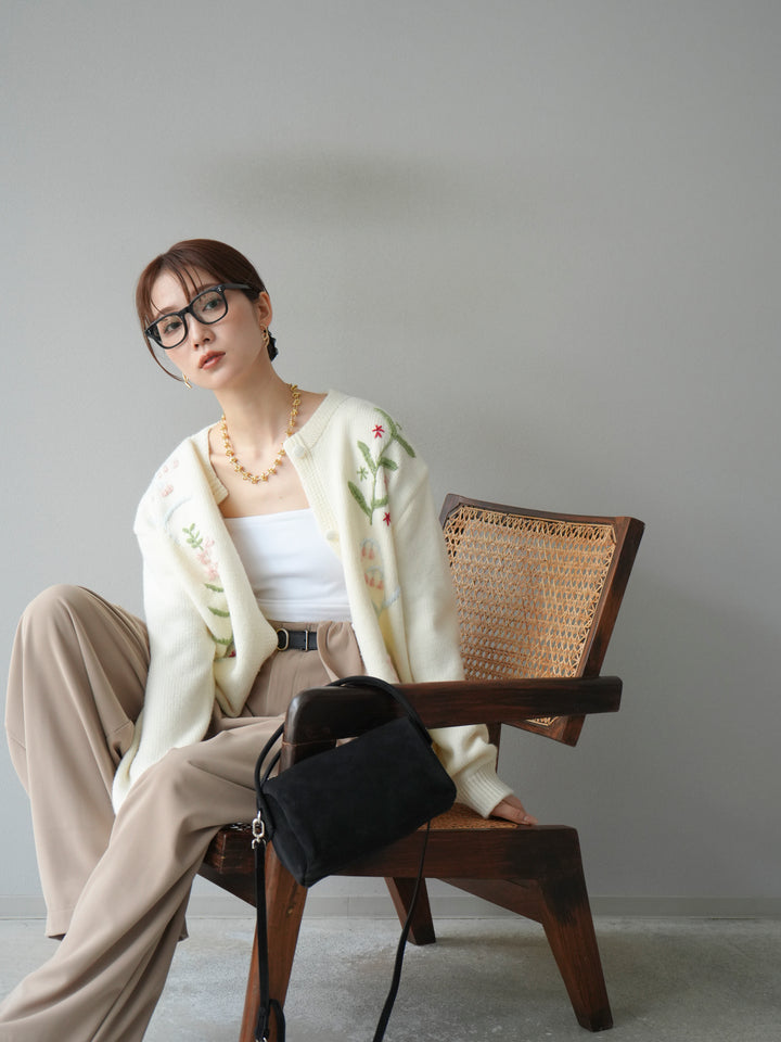 [予約]フラワー刺繍ニットカーディガン/オフ