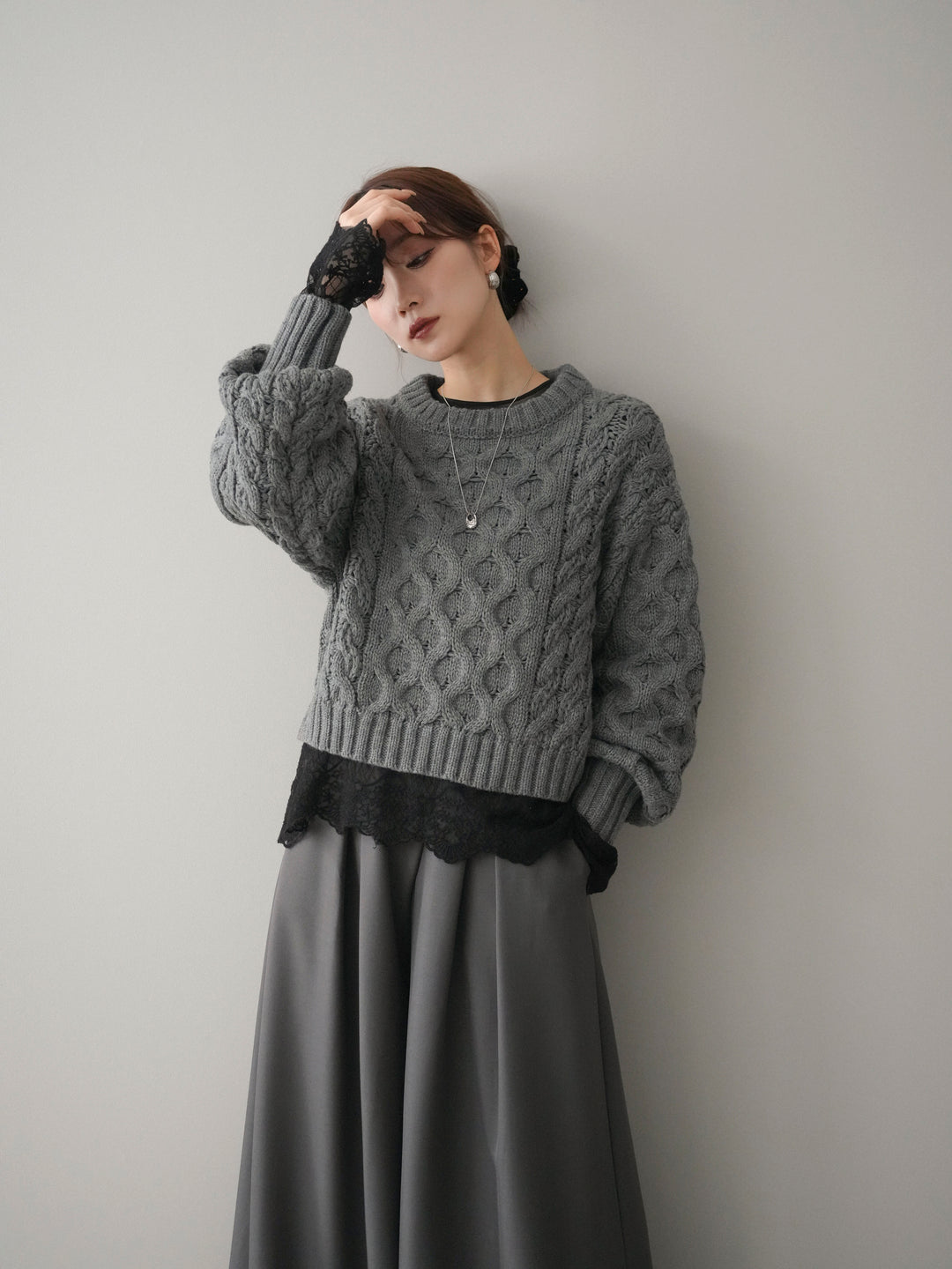 [予約]バルキーケーブルクロップドニットプルオーバー/charcoal