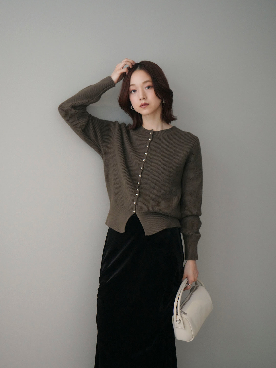 [SET]シルバーボタン畦編みニットカーディガン+ギャザーベロアスカート(2set)