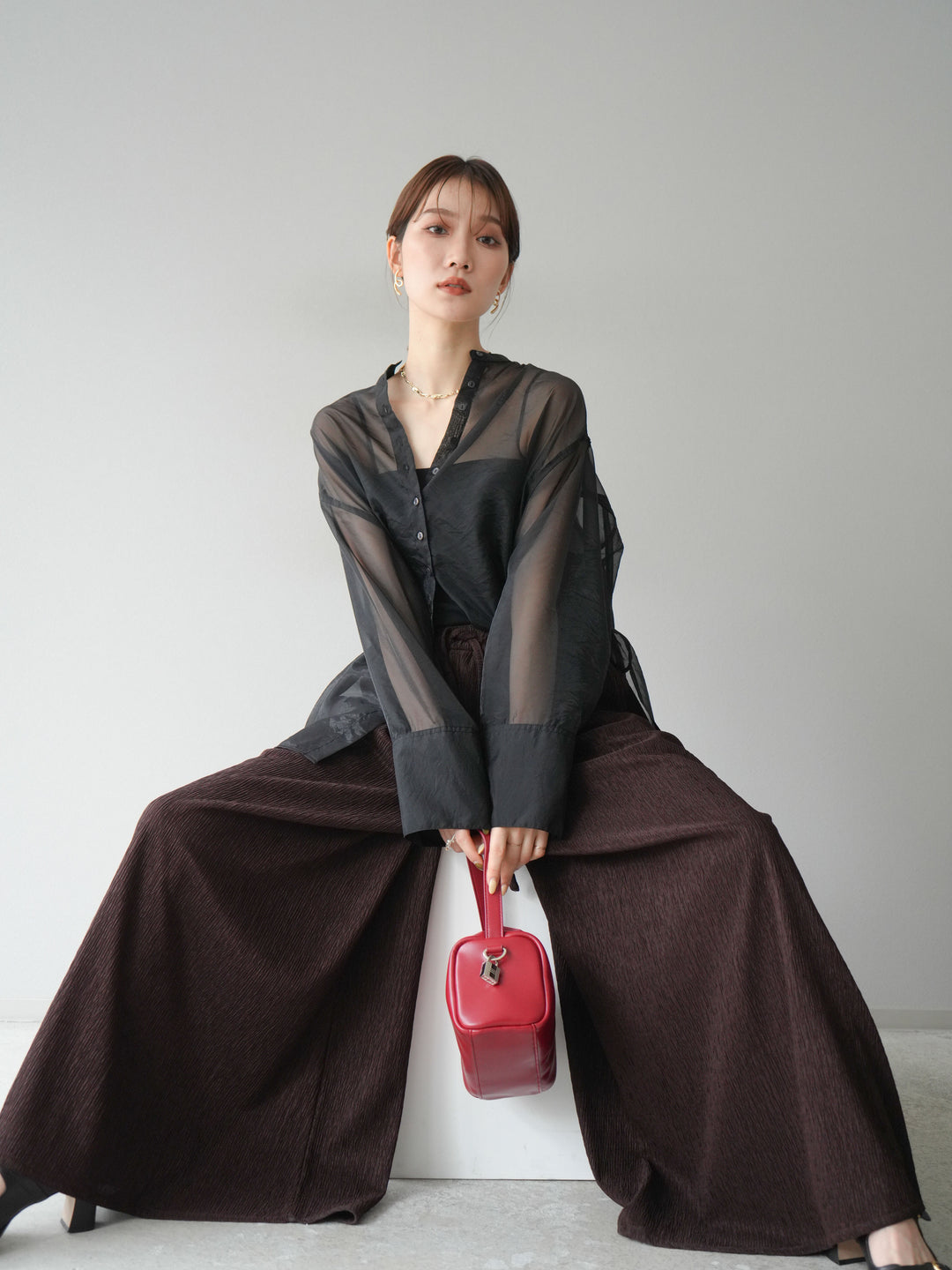 [SET] 亮面透視立領襯衫 + 柳葉寬褲 (2set)