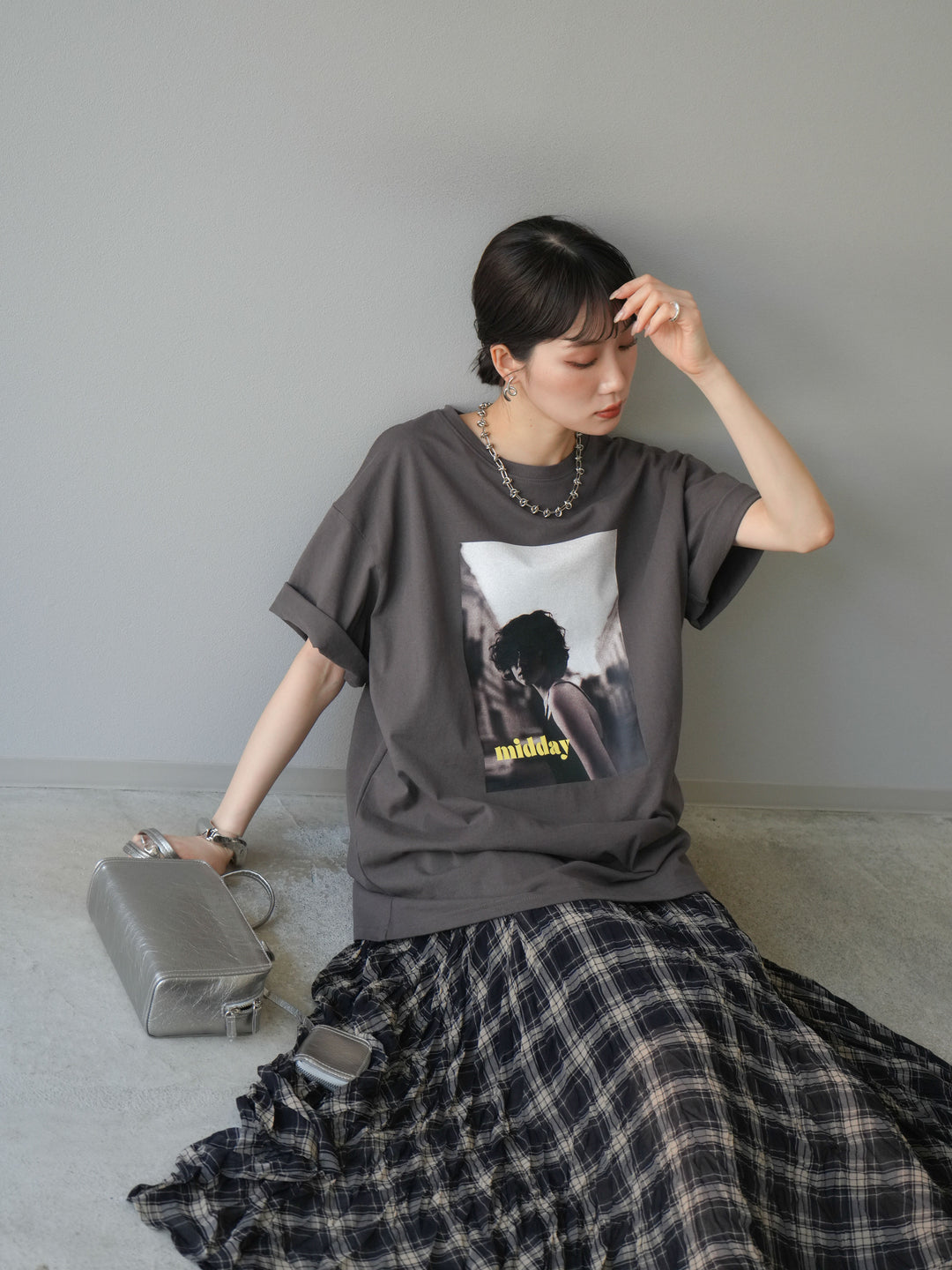 [SET]ネオンロゴフォトプリントBIG Tシャツ+シアーチェックアシンメトリーワッシャースカート(2set)