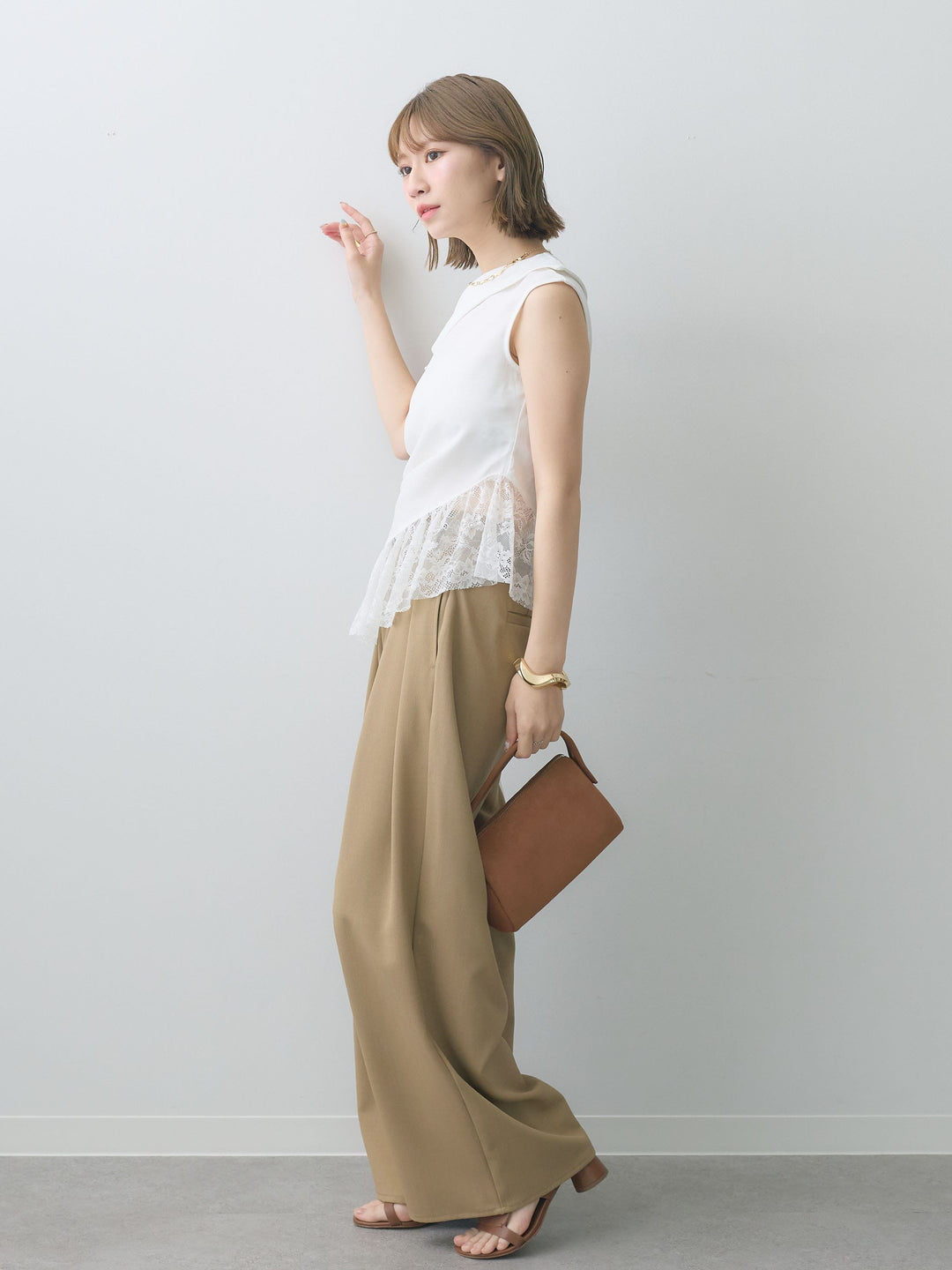 [SET]アシンメトリーラッフルレースヘムトップス+クレープデシンタックワイドパンツ(2set)