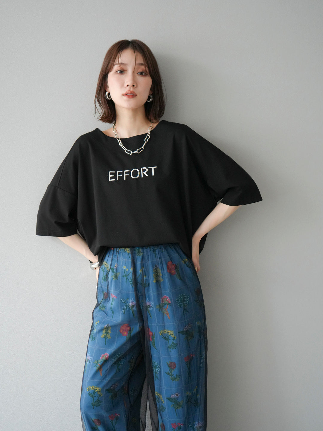 [予約]異素材メタリックロゴ刺繍×プリントTシャツ/ブラック