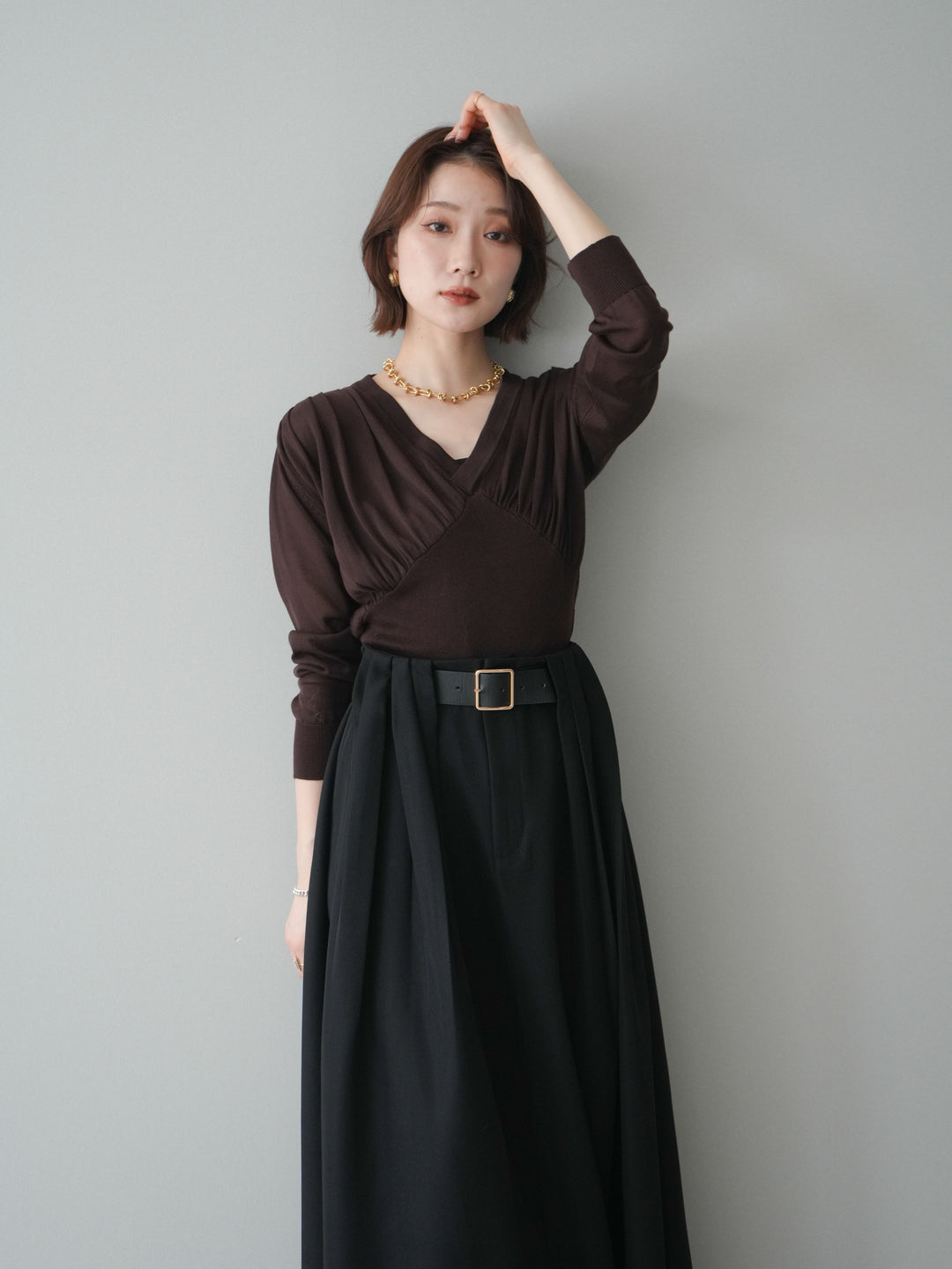 [予約]サイドギャザーVネックニットプルオーバー/brown