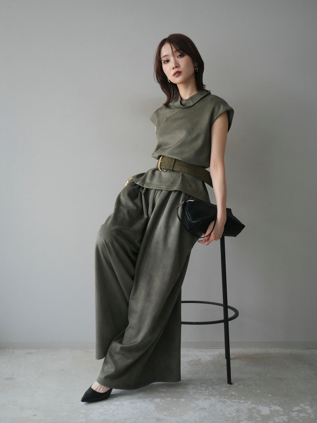 [SET]ベルト付スエードハイネックプルオーバー＆ワイドパンツSET UP