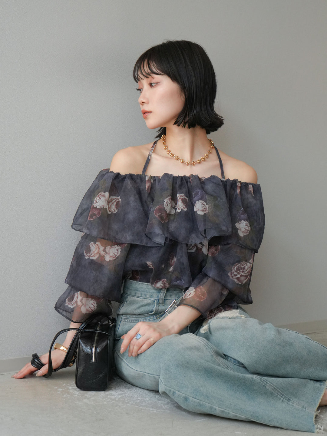 【預購】花朵露肩襯衫/藏青色