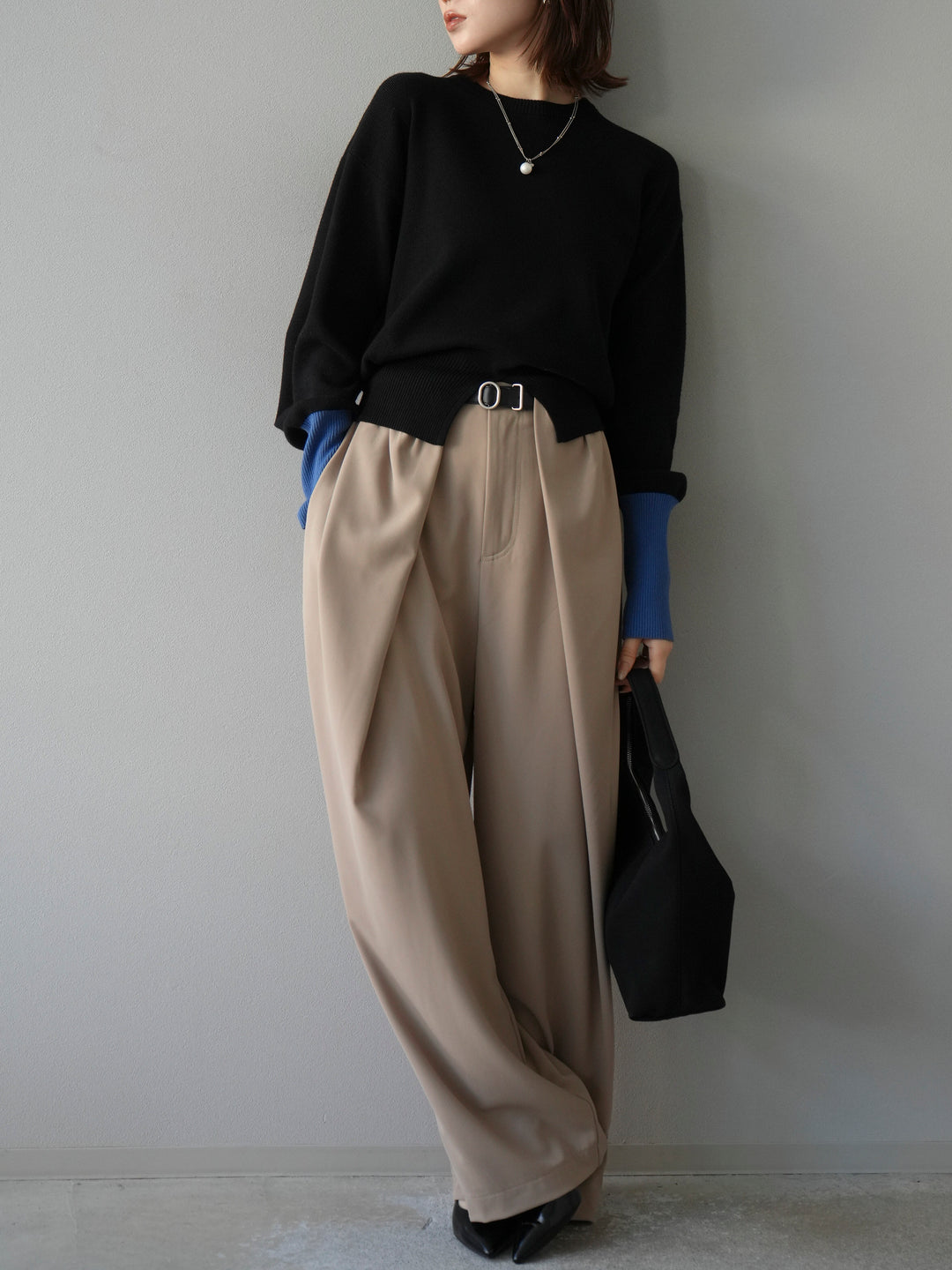 [予約]袖配色フロントスリットニットプルオーバー/ブラック