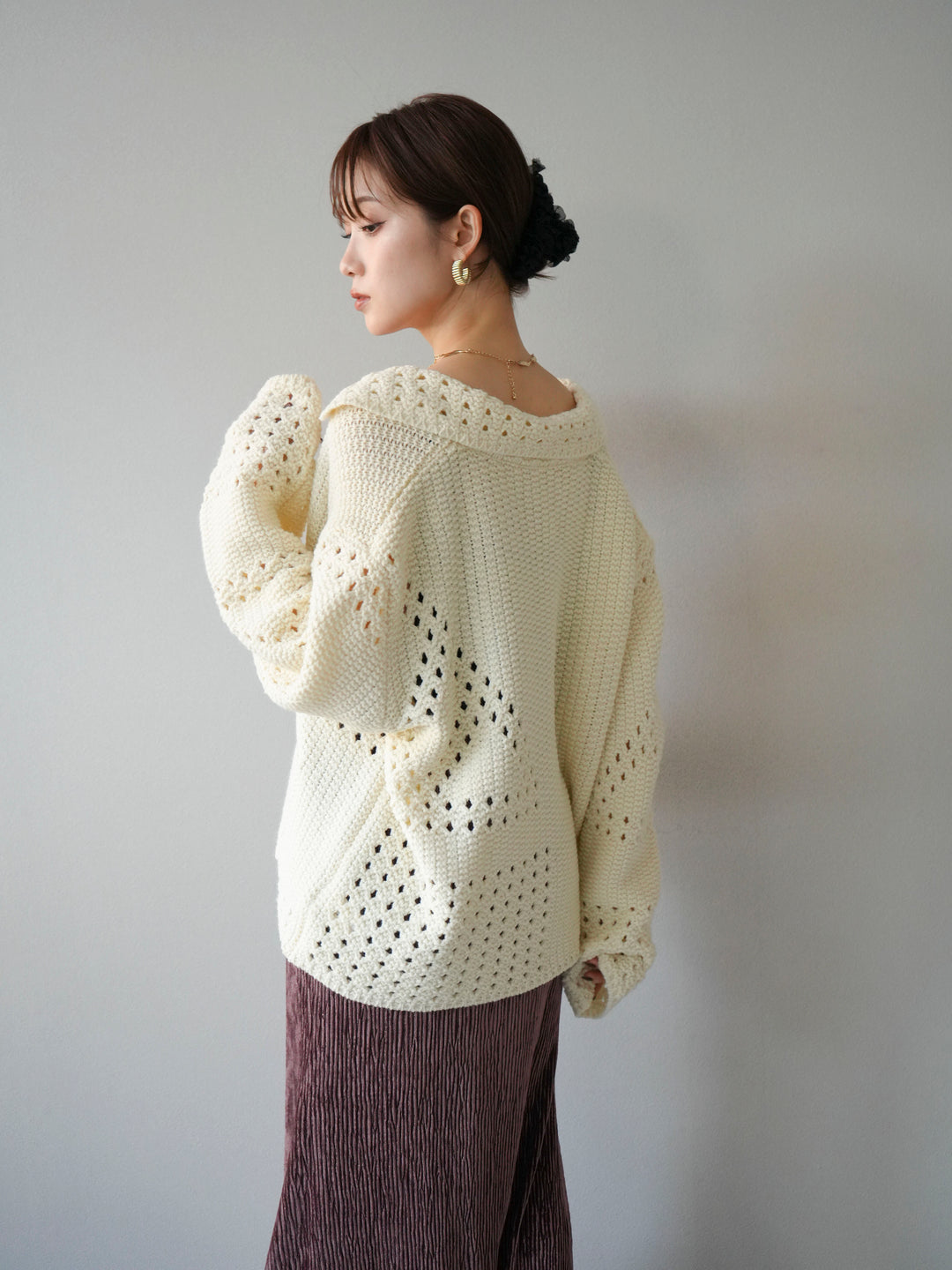 [予約]丸襟透かし編みニットカーディガン/オフ