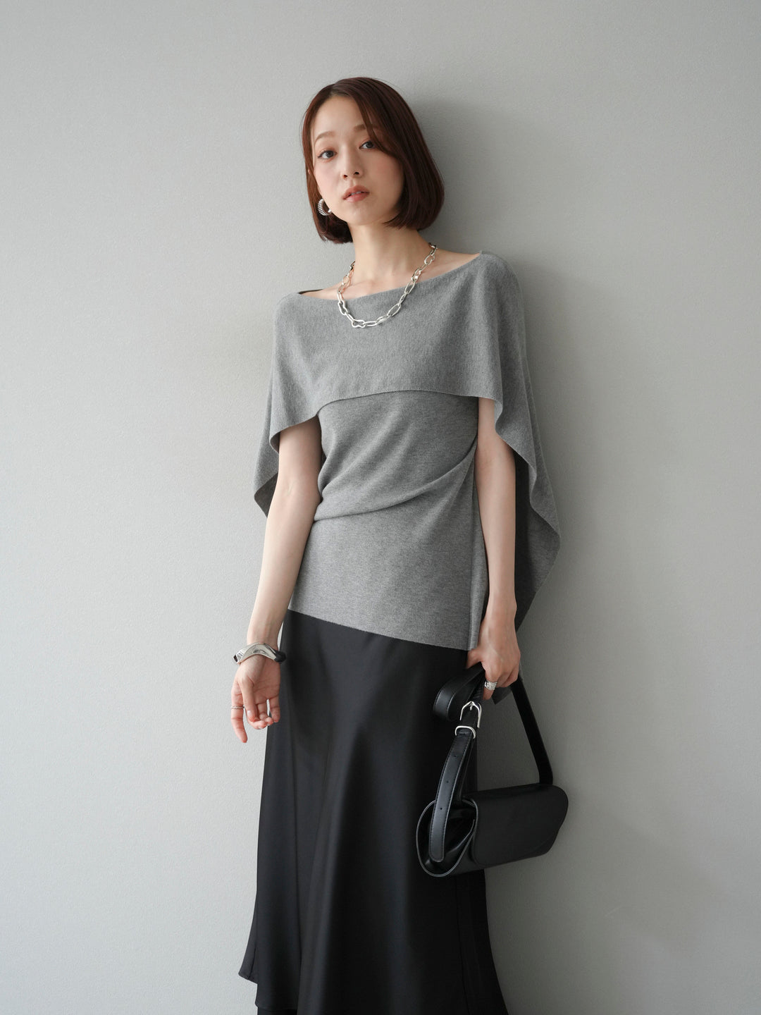 [予約]マントデザインスリットドルマンニット/グレー