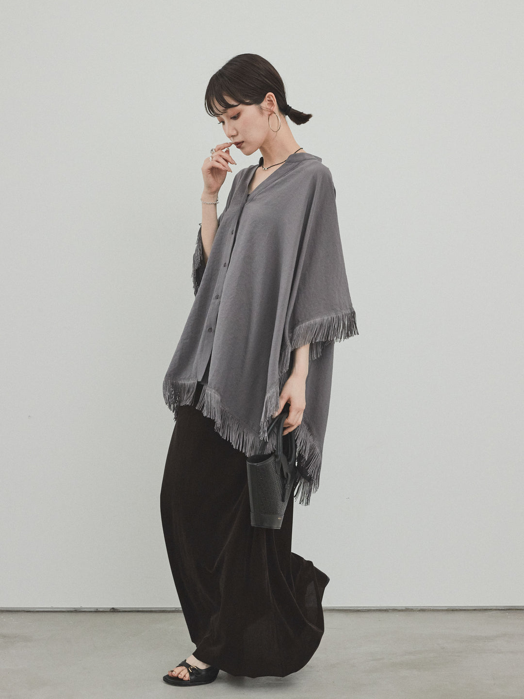 [預訂] 天鵝絨 Anarow 半身裙/炭灰色