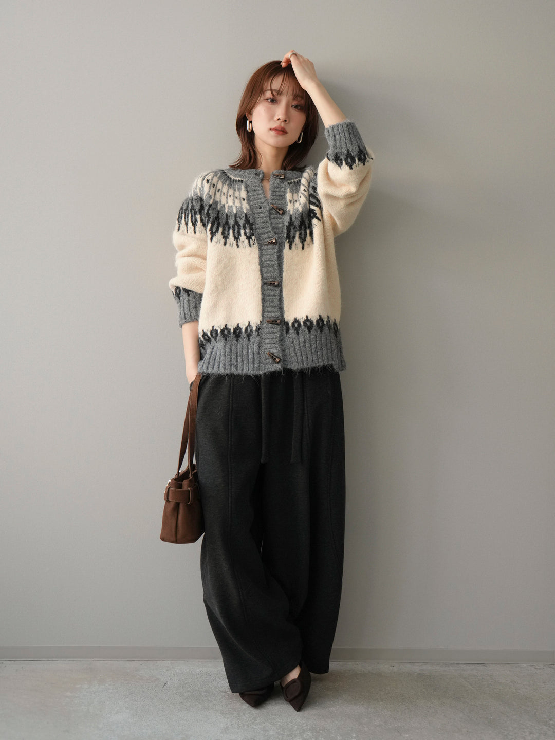 [SET]トグルボタン求心柄ニットカーディガン+ウエストベルトカーブラインスエットパンツ(2set)