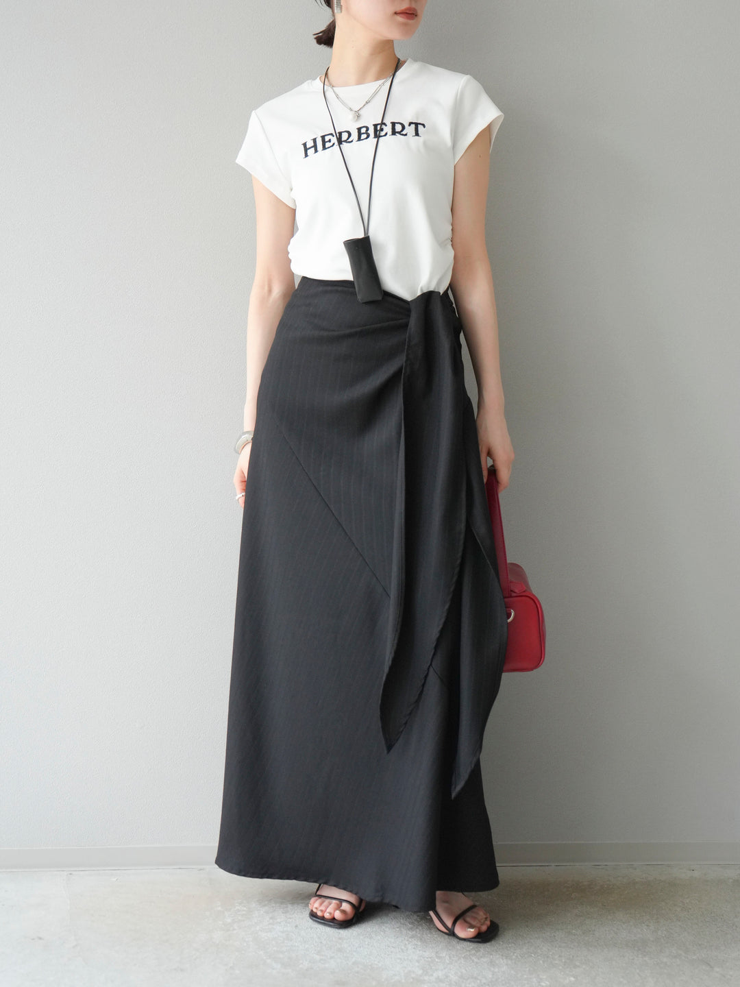 [SET]刺繍ロゴTシャツ＆レザーポーチネックレスSET +サイド巻きツイルスカート(2set)