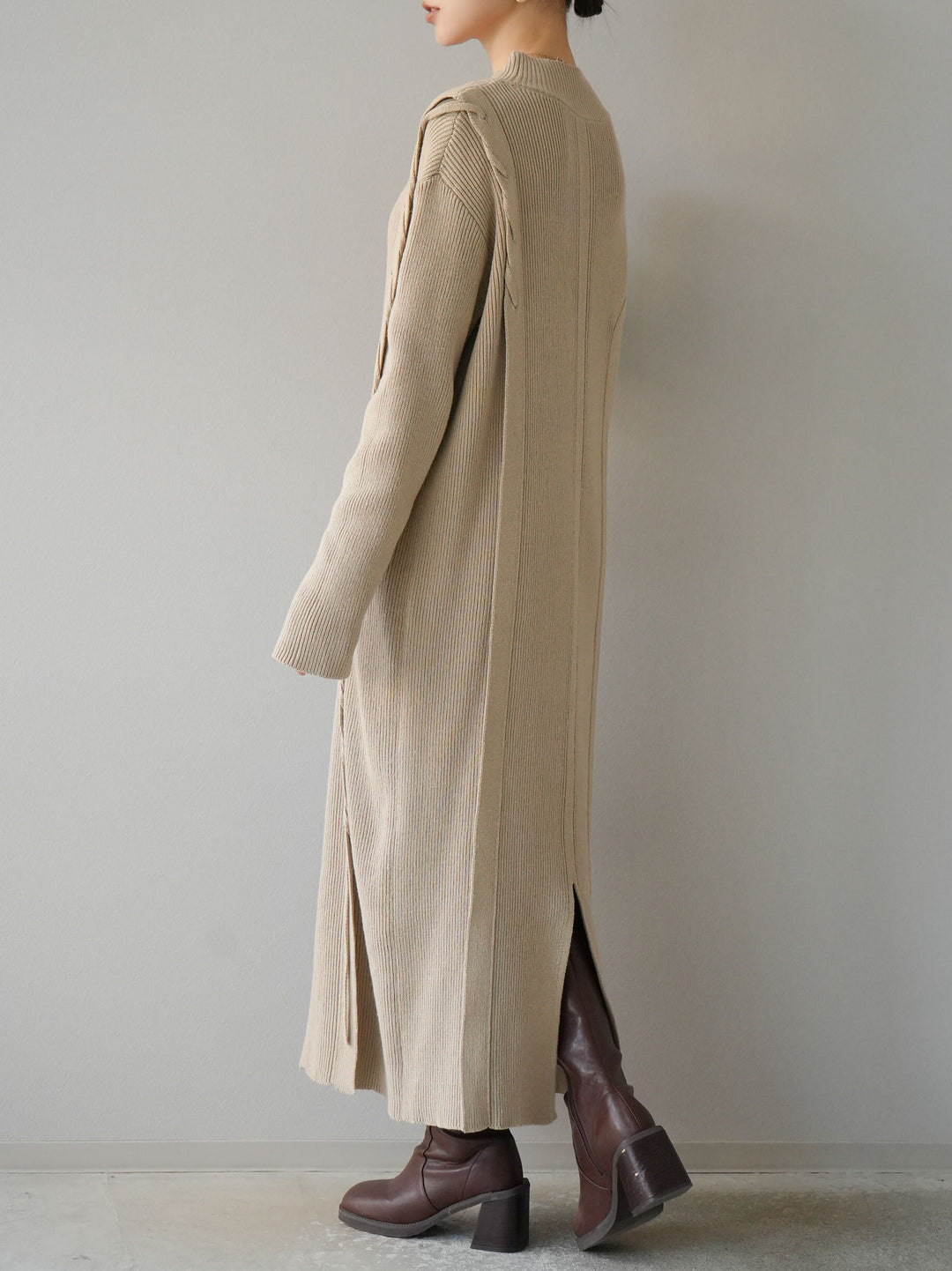 [SET] 不對稱繫帶高領針織連身裙 + 可選飾品套裝 (2套)