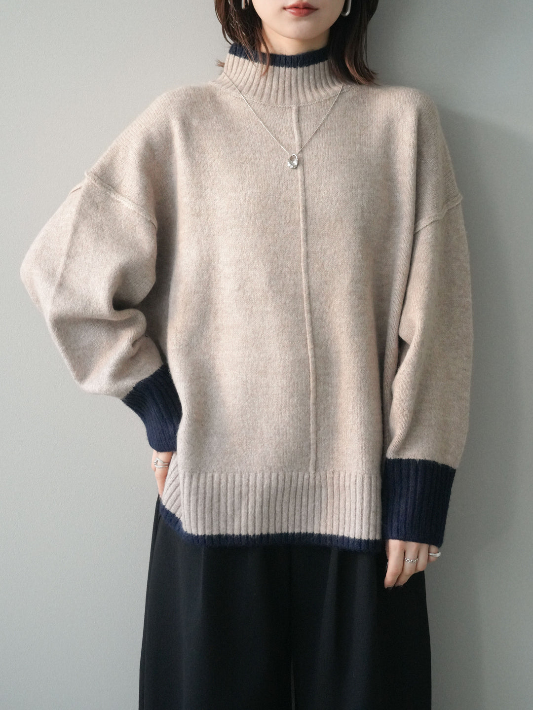 [予約]配色ハイネックニットプルオーバー/beigenavy
