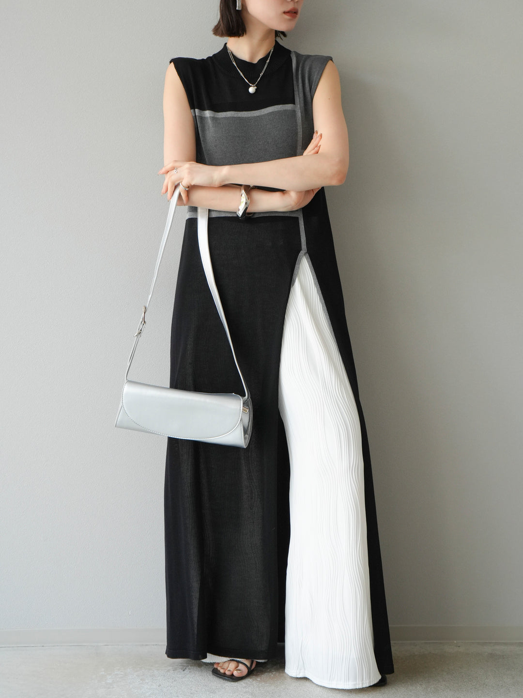 [SET] 配色開衩針織洋裝 + 波浪滾邊休閒褲 (2件套)