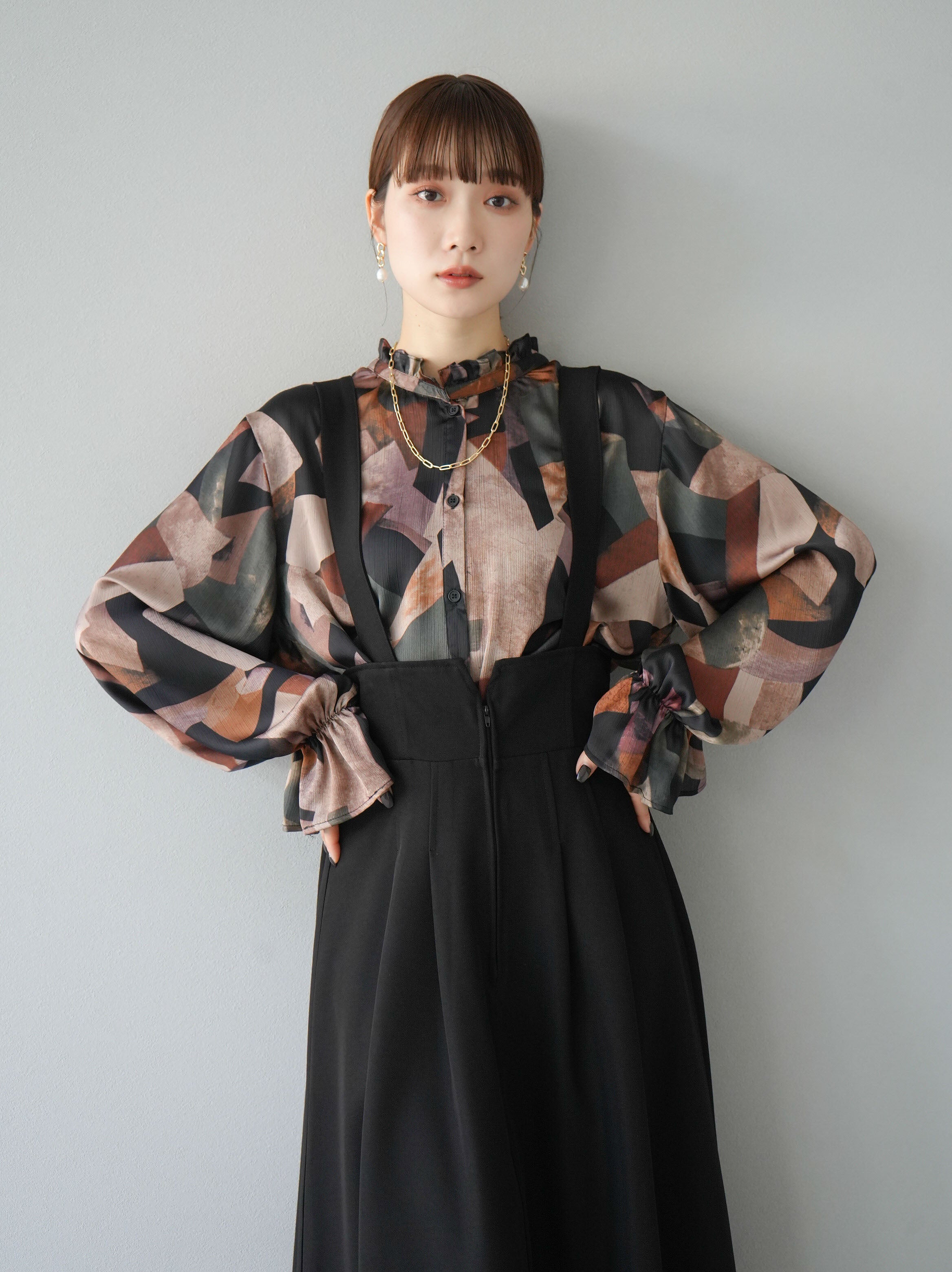 SET]レトロプリントフリルブラウス+選べるアクセセット(2set) – Lumier