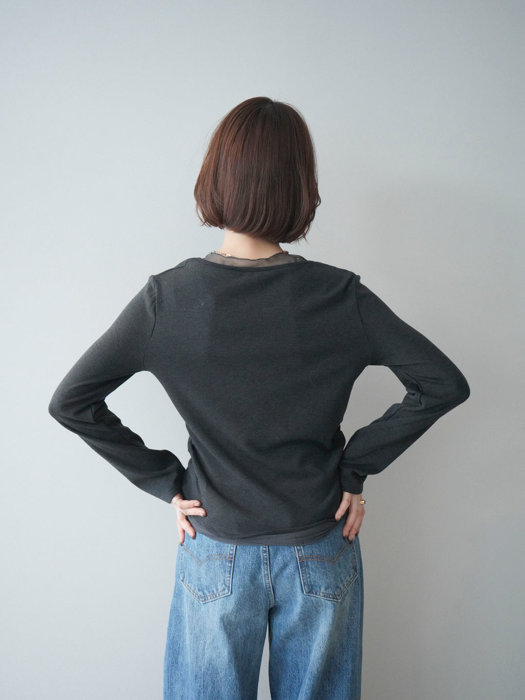 [予約]チュールレイヤードヘンリーネックカットソー/charcoal