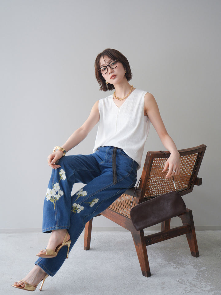 【預購】珍珠圖案V領針織上衣/白色