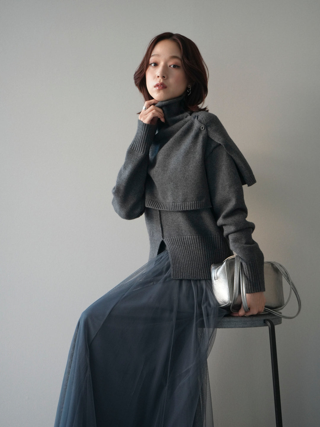 [予約]フロントスリットネックアンサンブルニット/charcoal