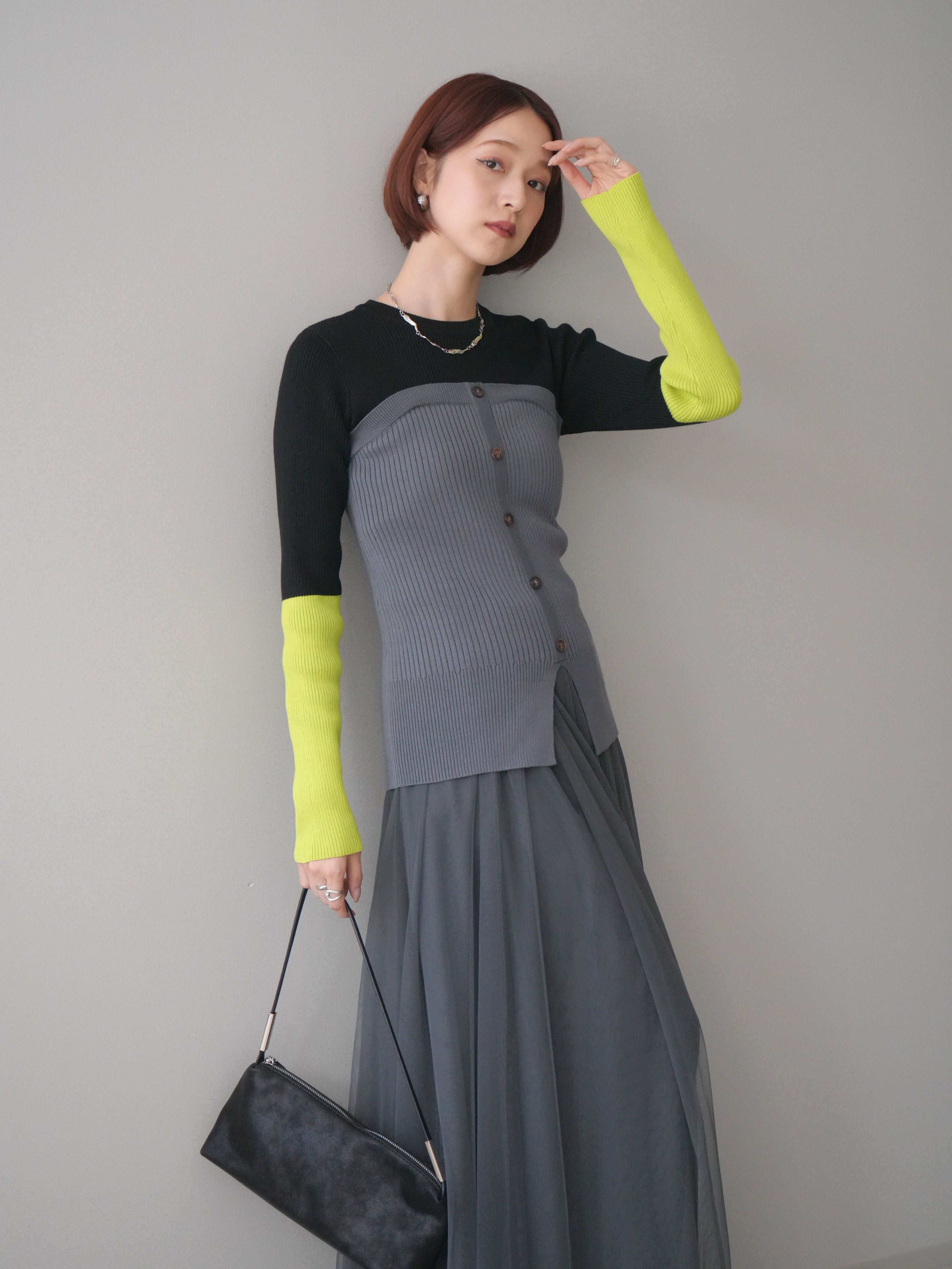 予約]配色ビスチェドッキングリブニットトップス/black – Lumier