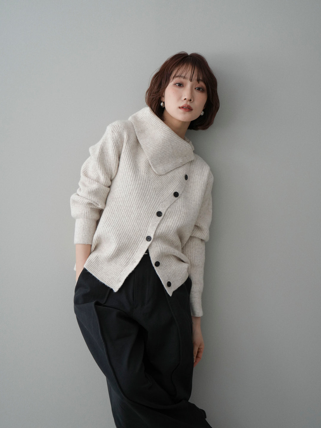 [SET]ハイネックデザインボタンニットカーディガン+コットンツイルカーブパンツ(2set)