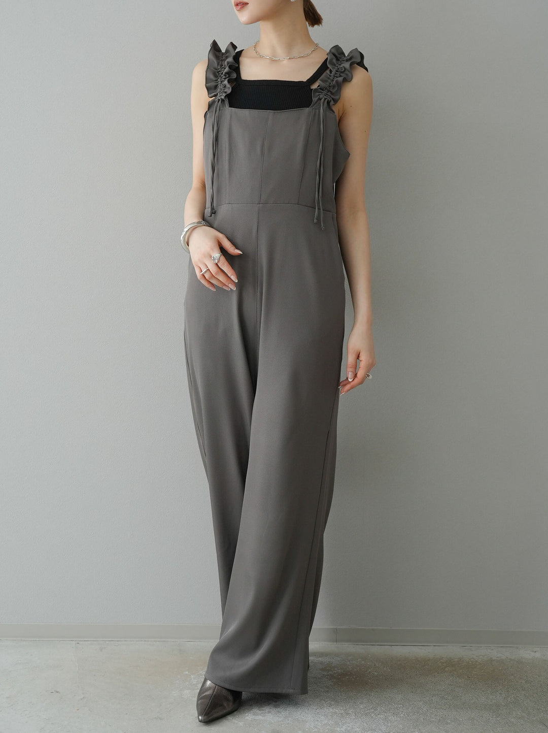 [預訂] 繫帶荷葉邊連身衣/灰色