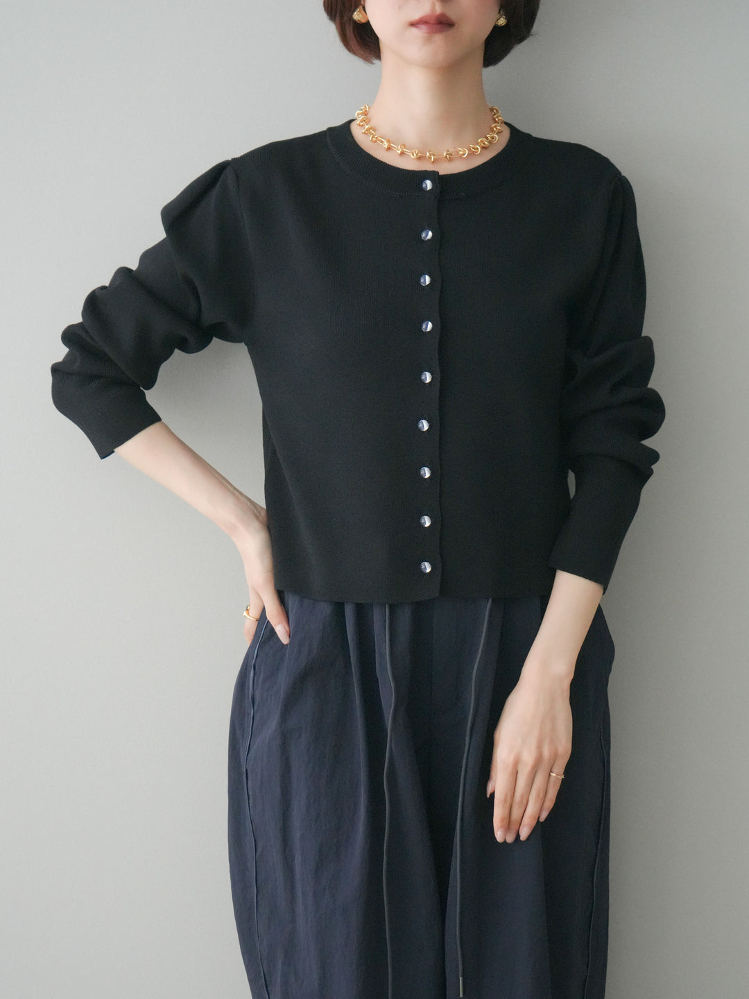 [SET]クリアボタンタックニットカーディガン+ドロストサイドラインナイロンパンツ(2set)