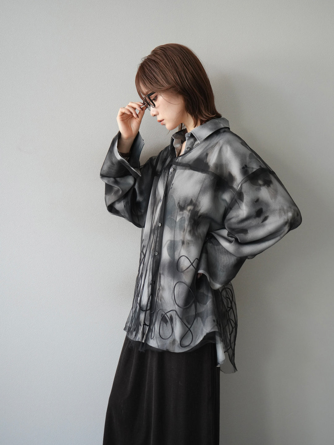 [SET]コード刺繍チュールシャツ＆ニュアンス柄シャツアンサンブル+ベロアナロースカート(2set)