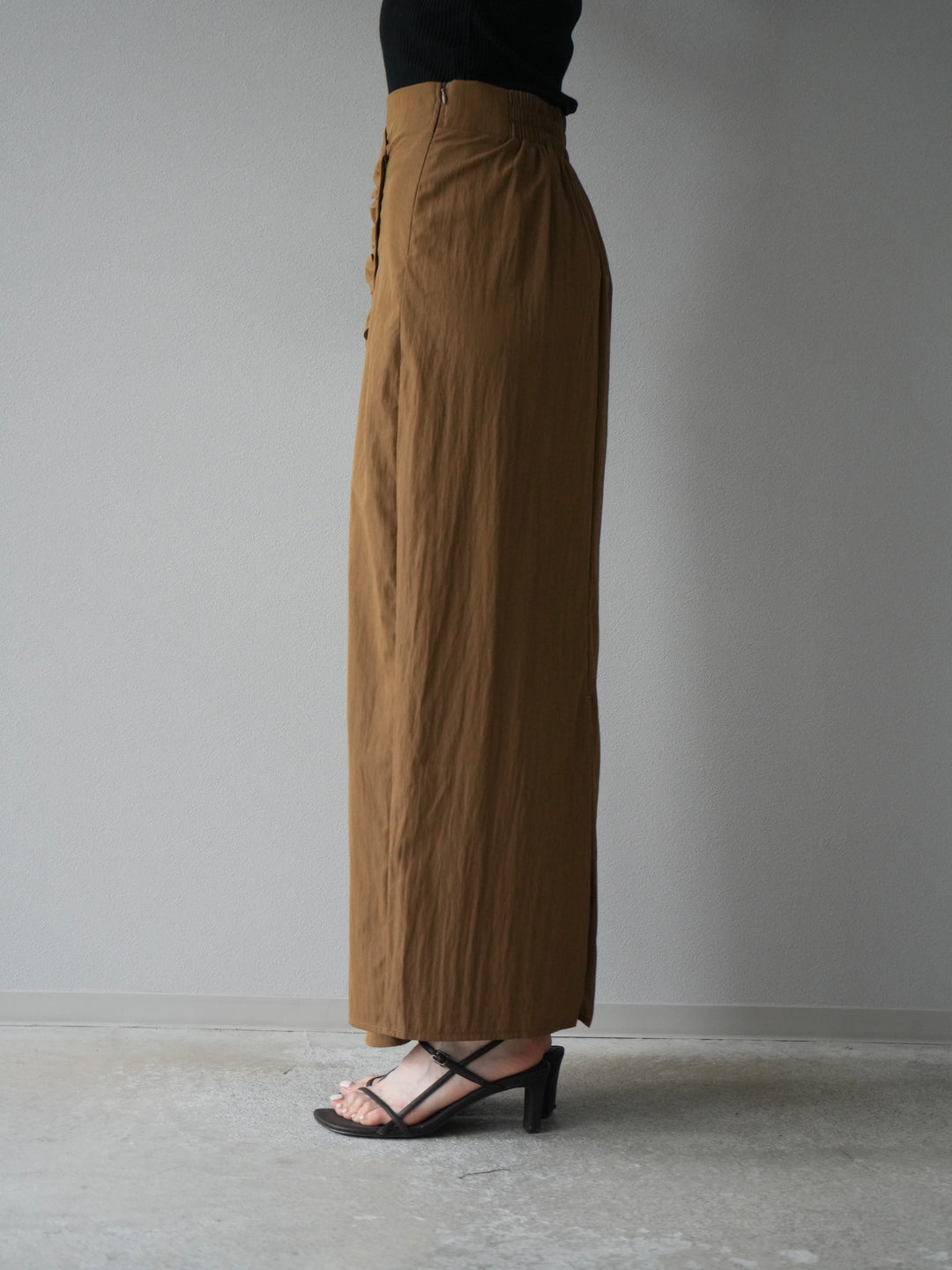 [予約]ナイロンシャーリングラップスカート/モカ