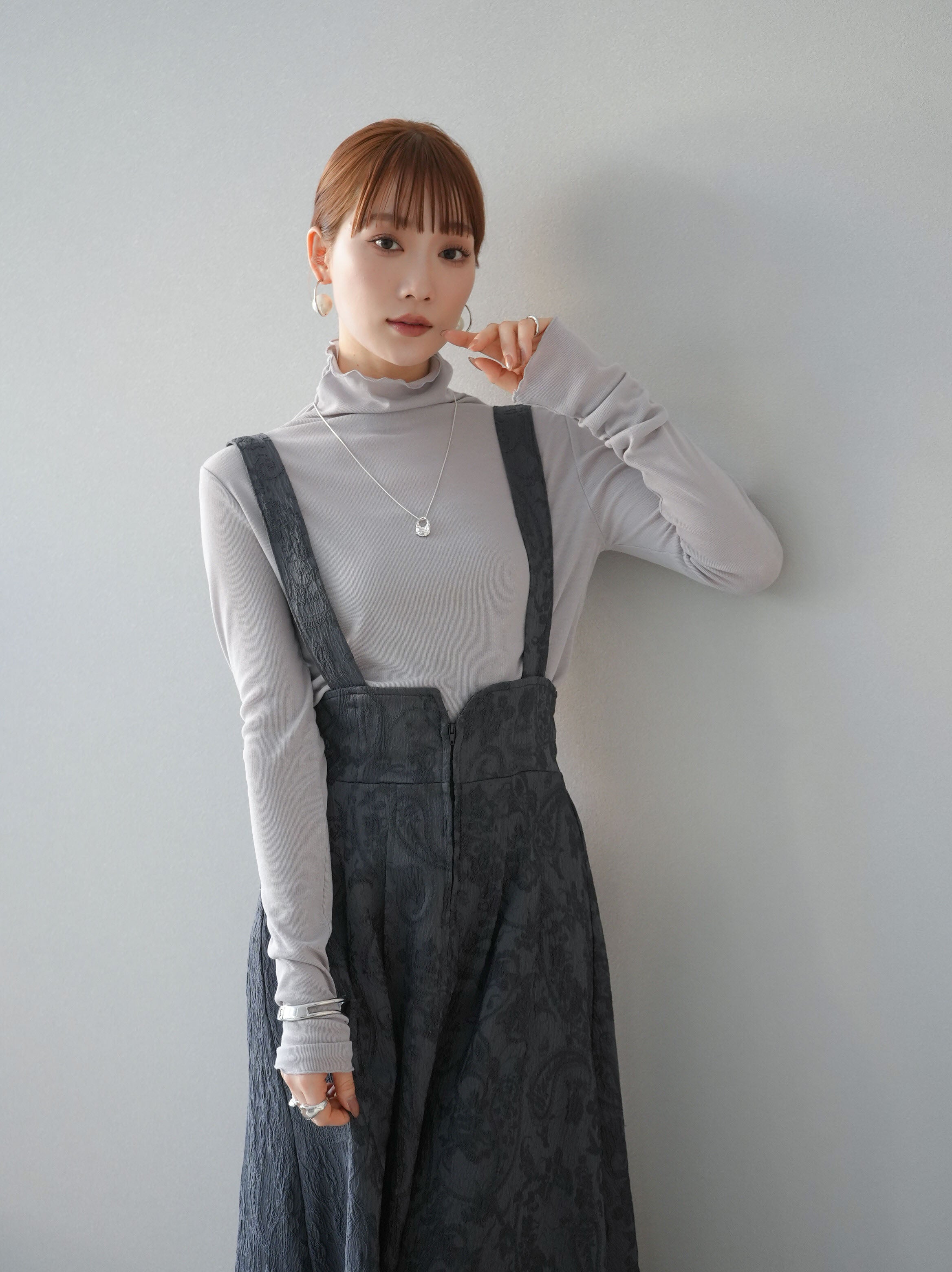 予約]シアーリブメローハイネックトップス/グレー – Lumier