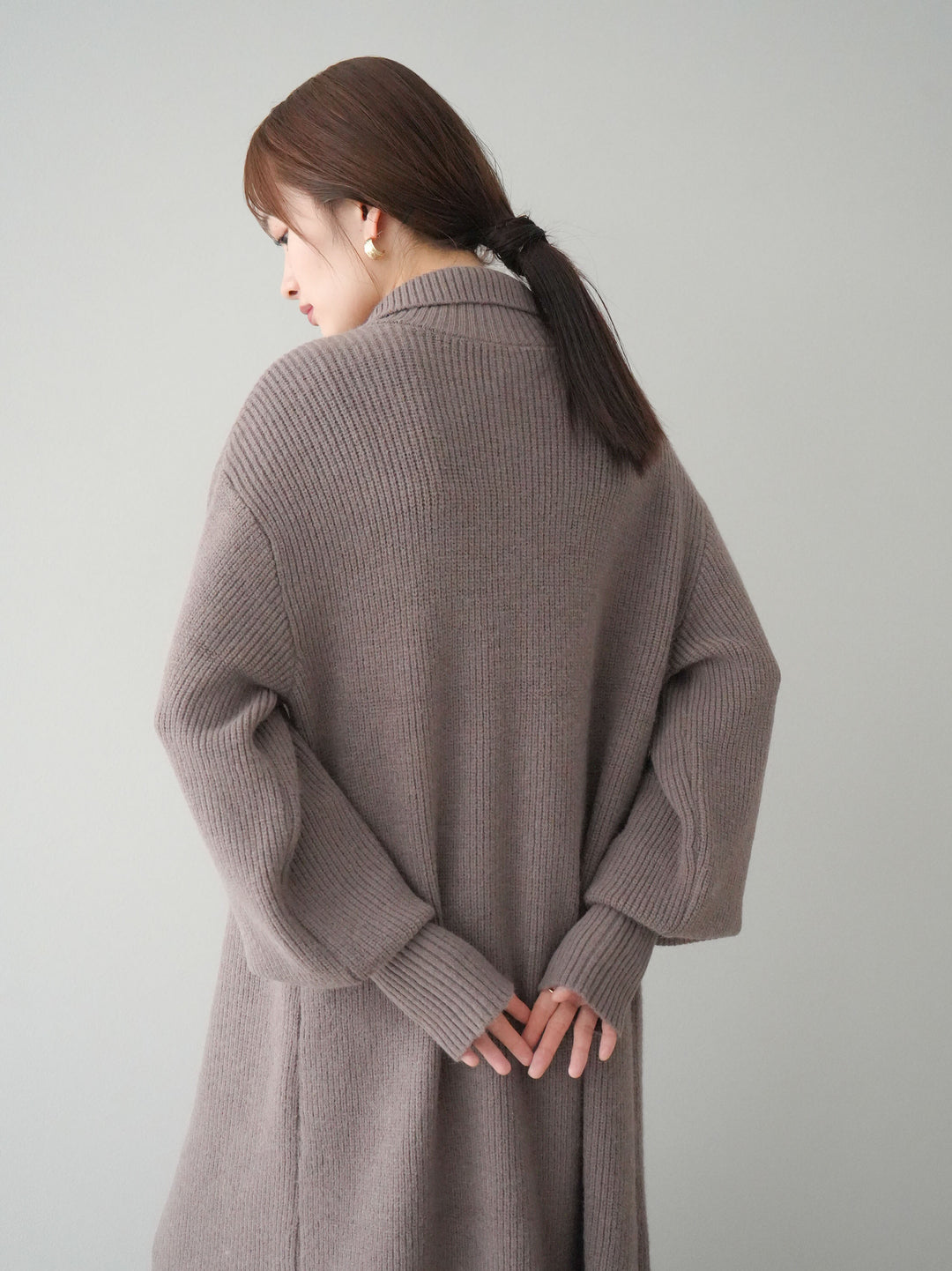 [予約]ハイネックニットロングカーディガン/モカ