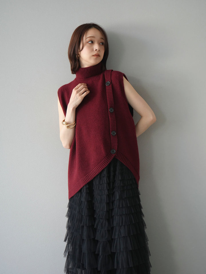 [予約]デザインボタンハイネックニットベスト/red