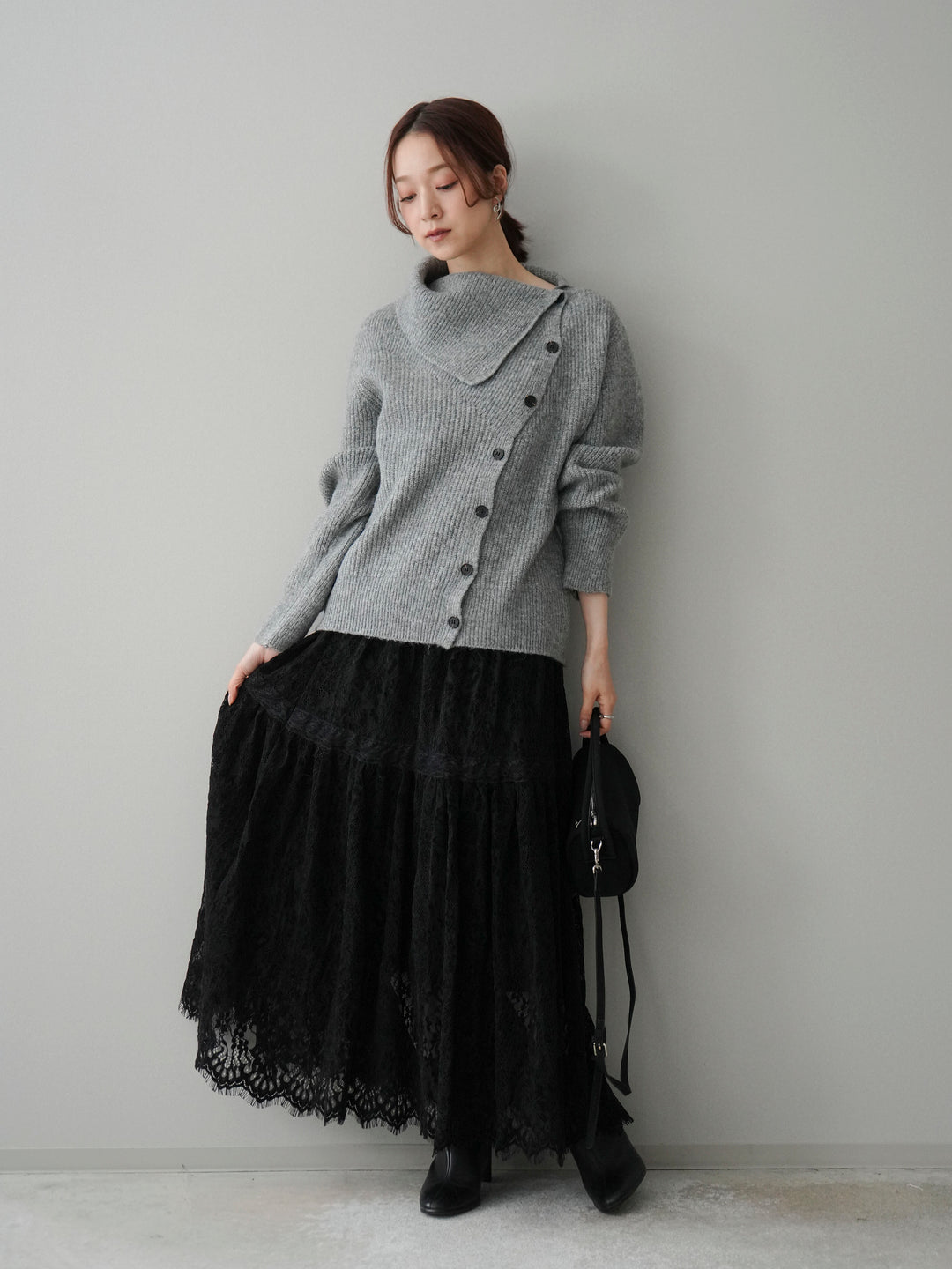 [SET]ハイネックデザインボタンニットカーディガン+起毛レースティアードスカート(2set)