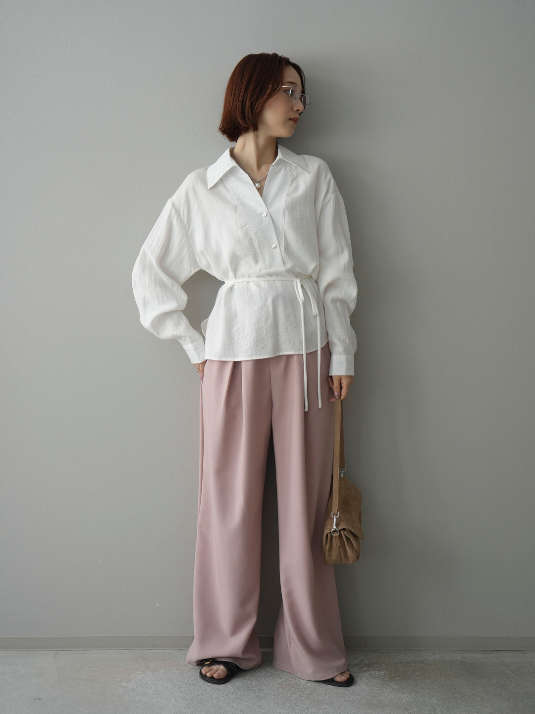 [SET]Vネック変形ラインシャツ+ベルト付キーホルダーモチーフワイドパンツ(2set)