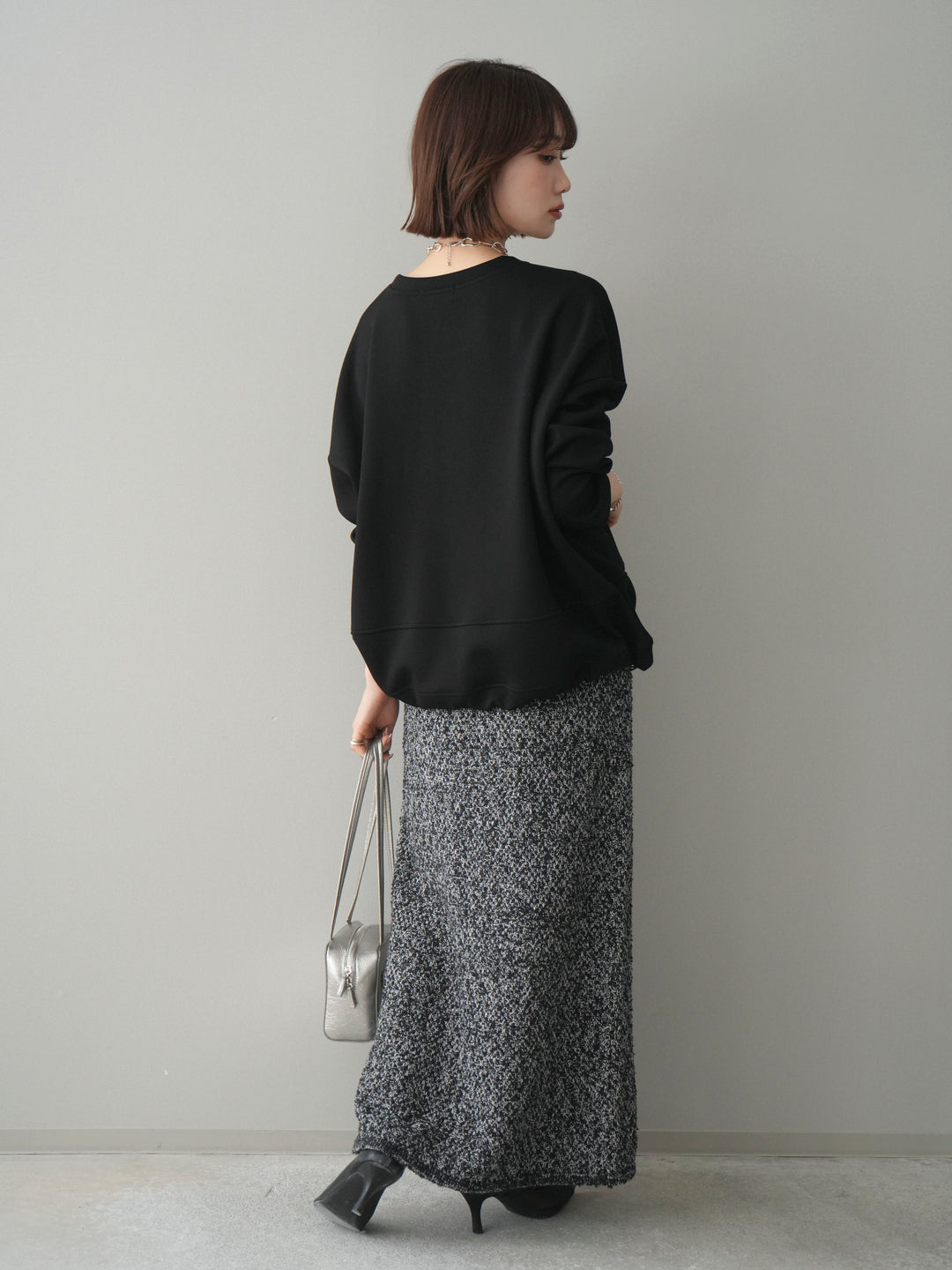 [予約]ライトポンチ刺繍ロゴプルオーバー/black