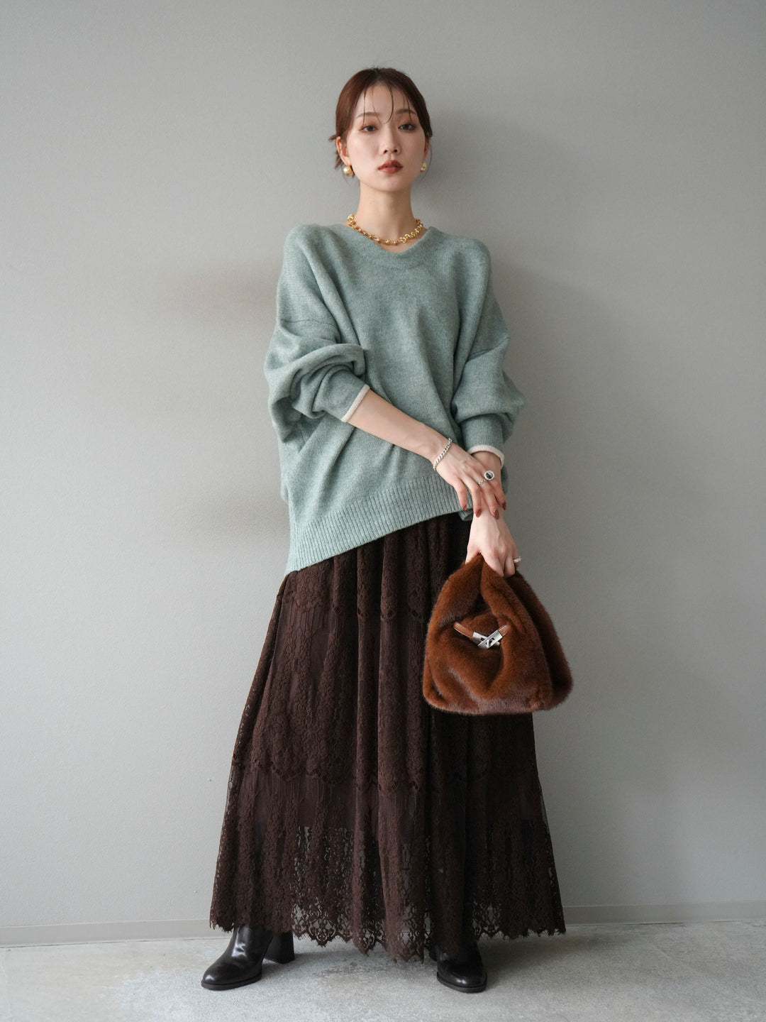 【預購】V領撞色袖針織套頭衫/薄荷綠