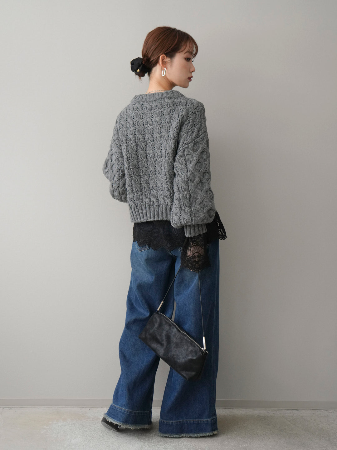 [SET]バルキーケーブルクロップドニットプルオーバー+チュールレーストップス+裏起毛裾フリンジワイドデニムパンツ(3set)