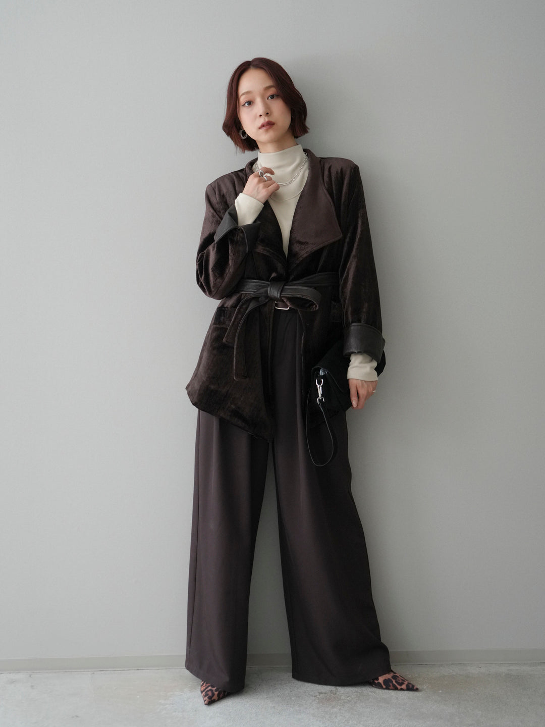 【套裝】絲絨禮服外套+小領墊肩磨毛上衣+腰帶環設計闊腿褲（三件套）