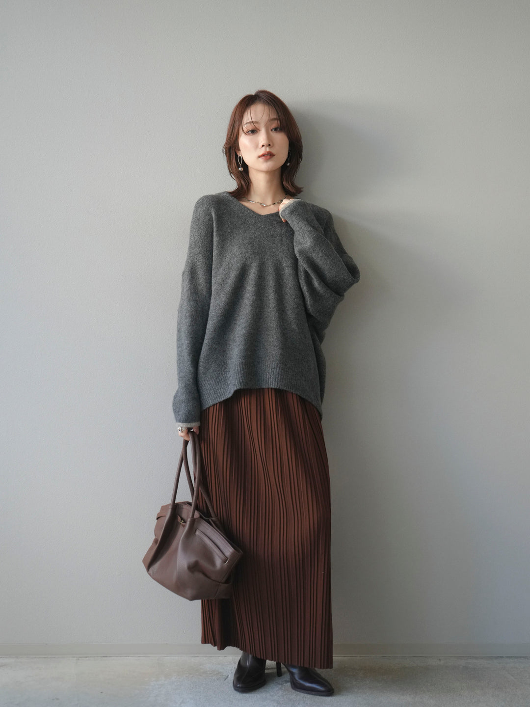 [SET]Vネック配色スリーブニットプルオーバー+選べるアクセセット(2set)