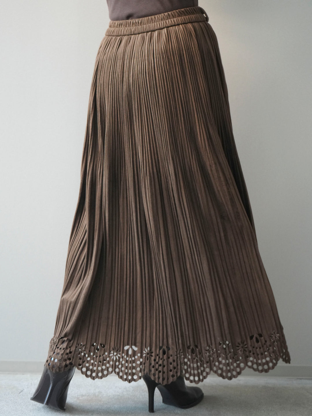 [予約]パンチングデザインスエードプリーツスカート/brown