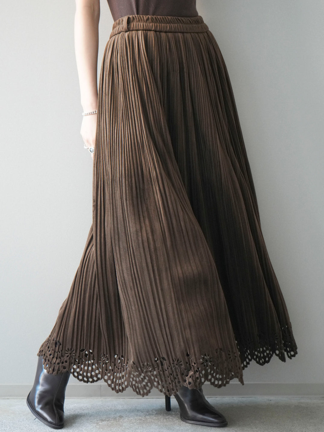 [予約]パンチングデザインスエードプリーツスカート/brown