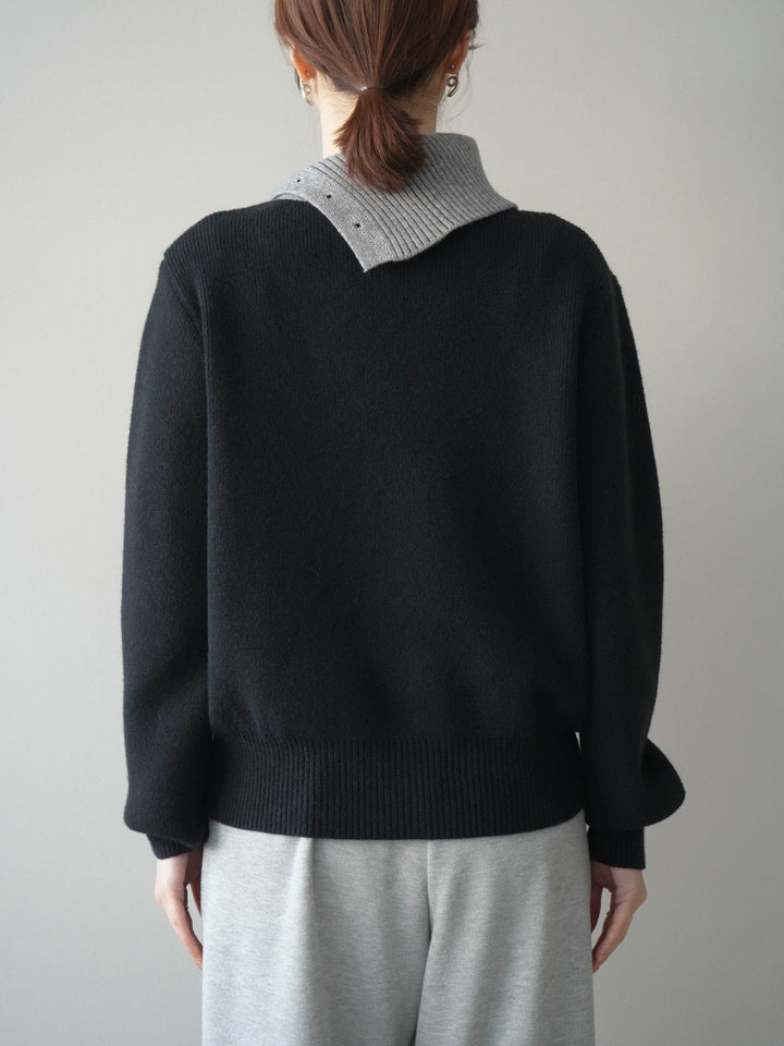 [予約]デザインネックバイカラーニットプルオーバー/black