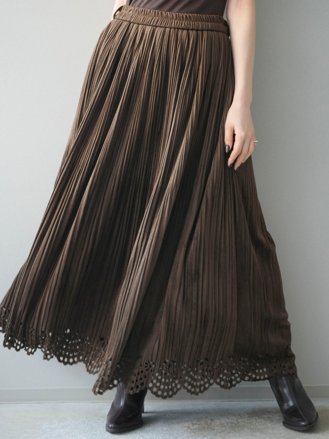 [予約]パンチングデザインスエードプリーツスカート/brown