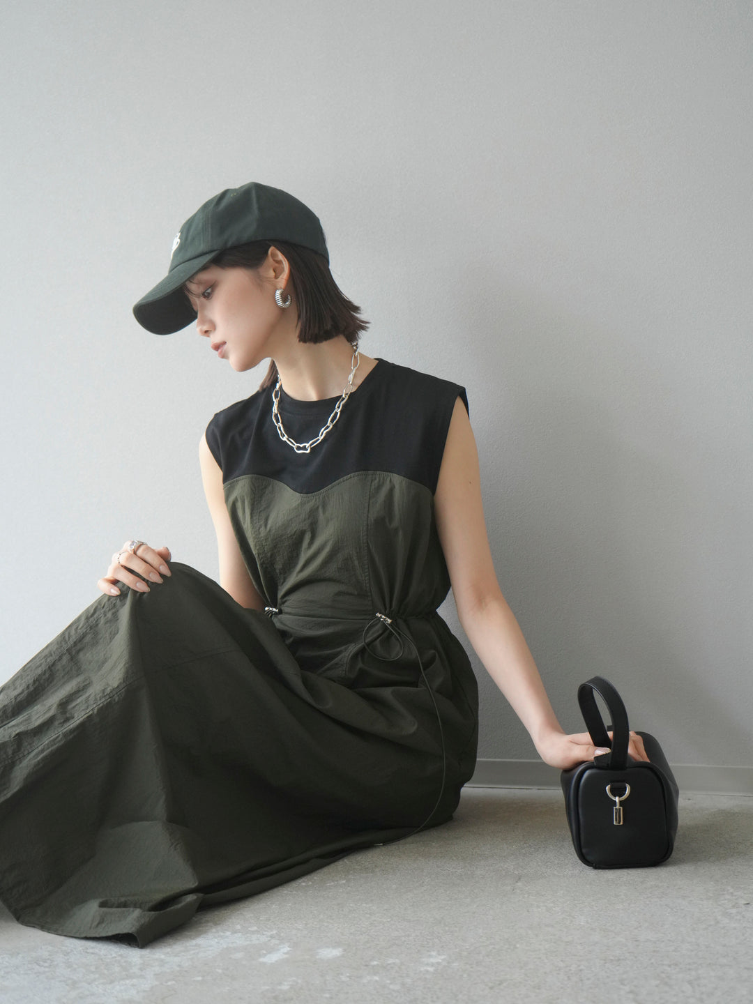 [SET] 剪裁對接尼龍洋裝 + 可選飾品套裝 (2 套)